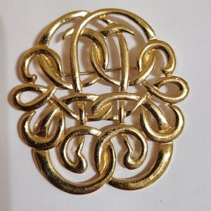 Vintage Avon Filigree Swirls Gold Tone Brooch Pin Pendant